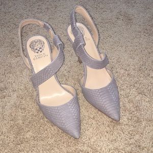 EUC Vince Camuto Gray Snake Skin Heels Size 8